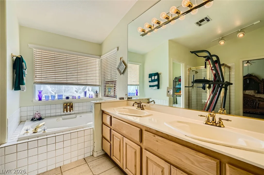 2012 Lady Lake, Las Vegas, NV 89128