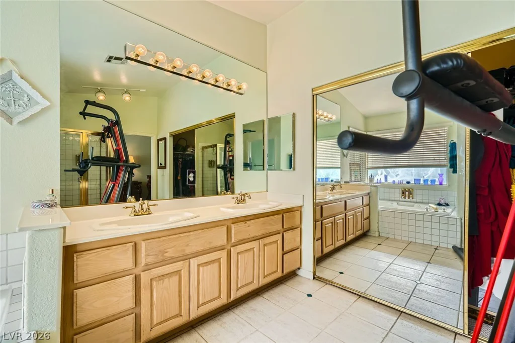 2012 Lady Lake, Las Vegas, NV 89128