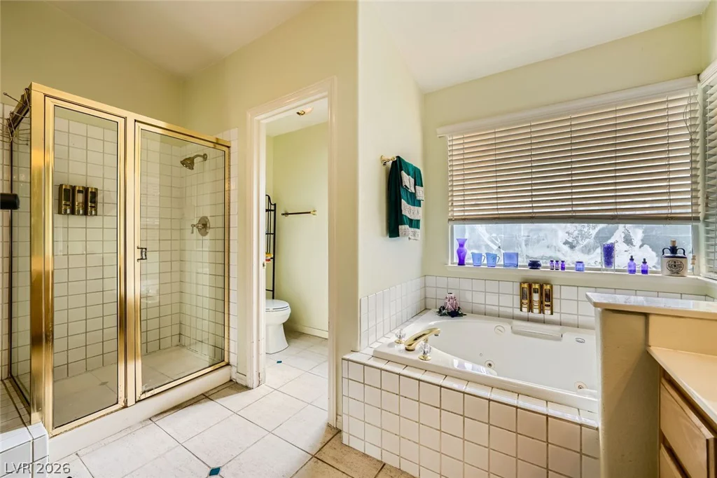 2012 Lady Lake, Las Vegas, NV 89128