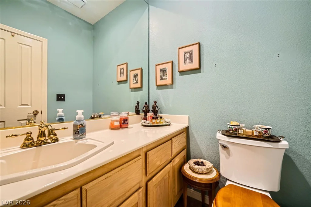 2012 Lady Lake, Las Vegas, NV 89128