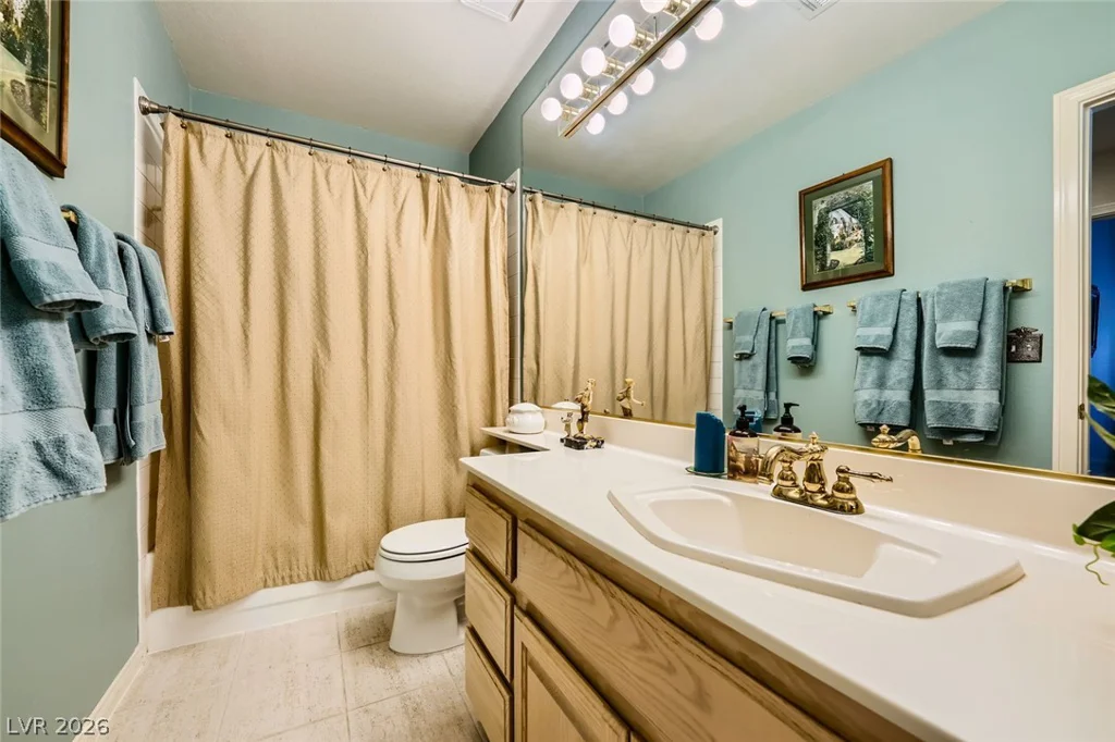 2012 Lady Lake, Las Vegas, NV 89128