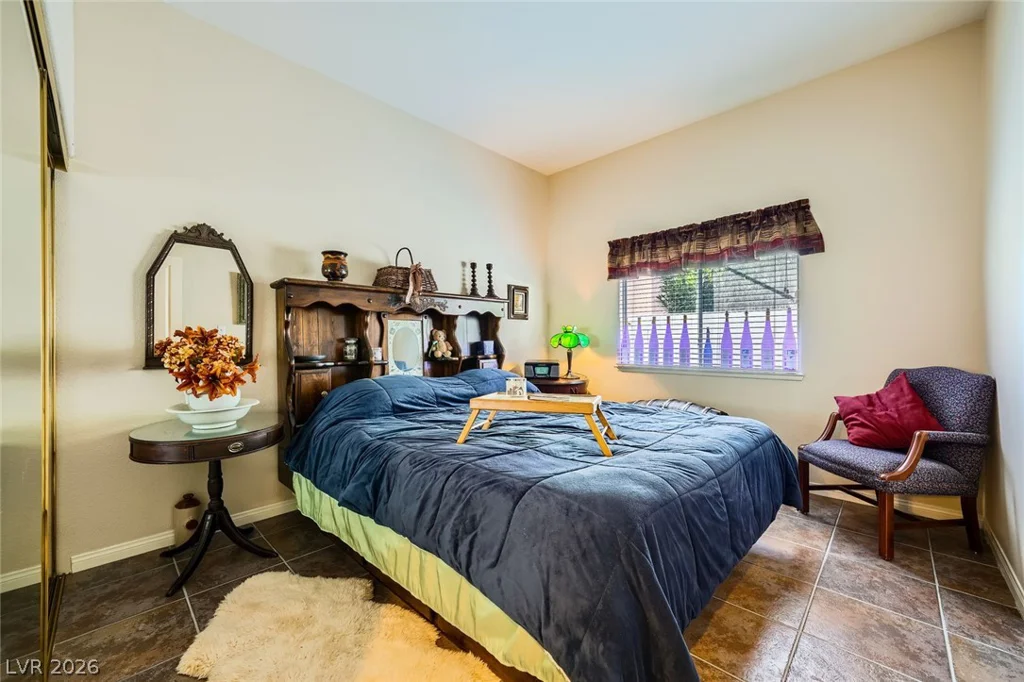 2012 Lady Lake, Las Vegas, NV 89128
