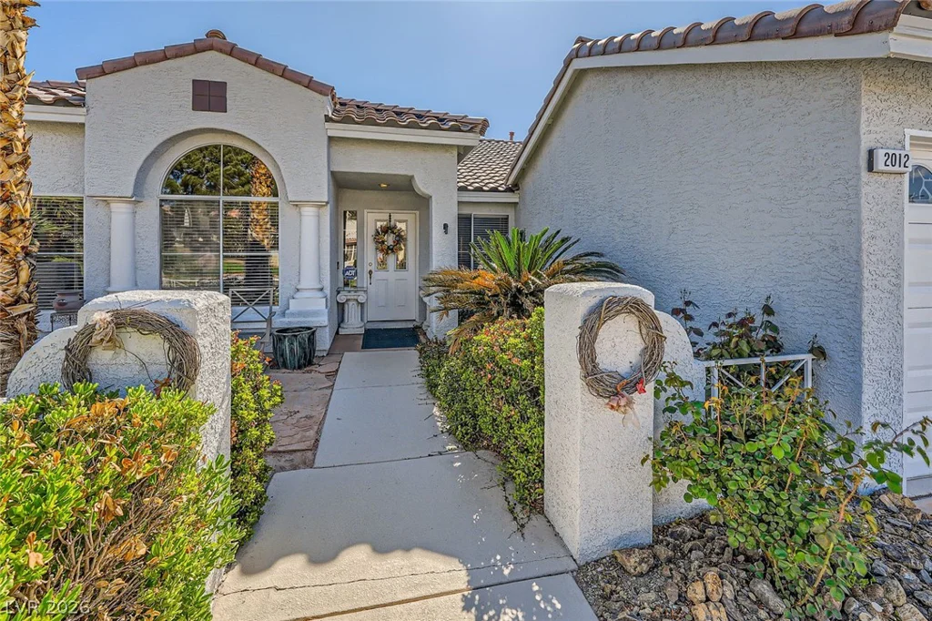 2012 Lady Lake, Las Vegas, NV 89128