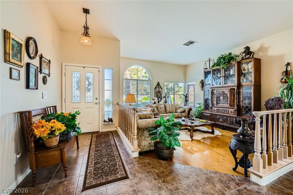 2012 Lady Lake, Las Vegas, NV 89128