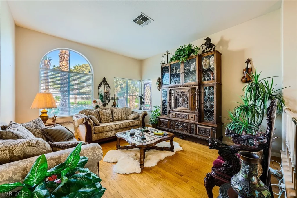 2012 Lady Lake, Las Vegas, NV 89128