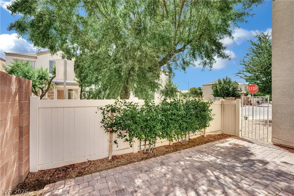 1178 Village Crossing, Las Vegas, NV 89183