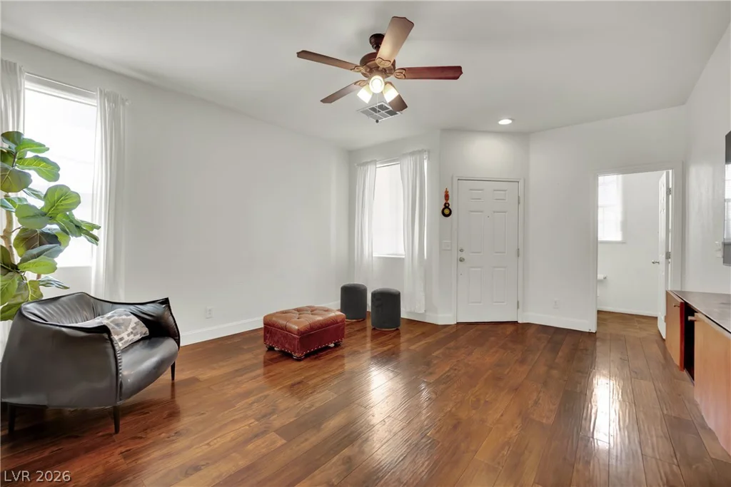 1178 Village Crossing, Las Vegas, NV 89183