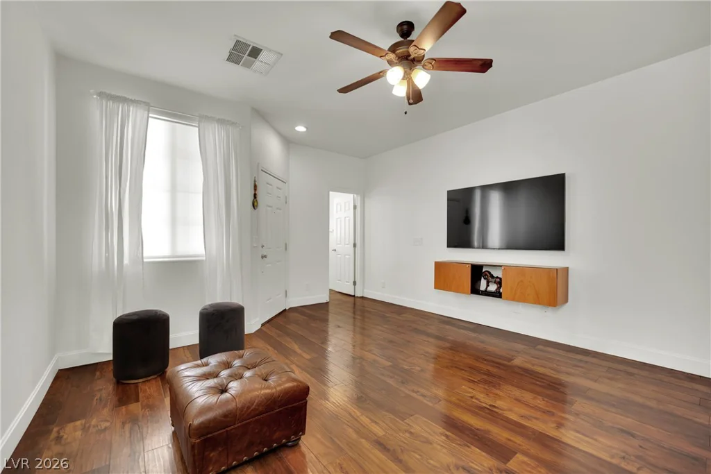 1178 Village Crossing, Las Vegas, NV 89183