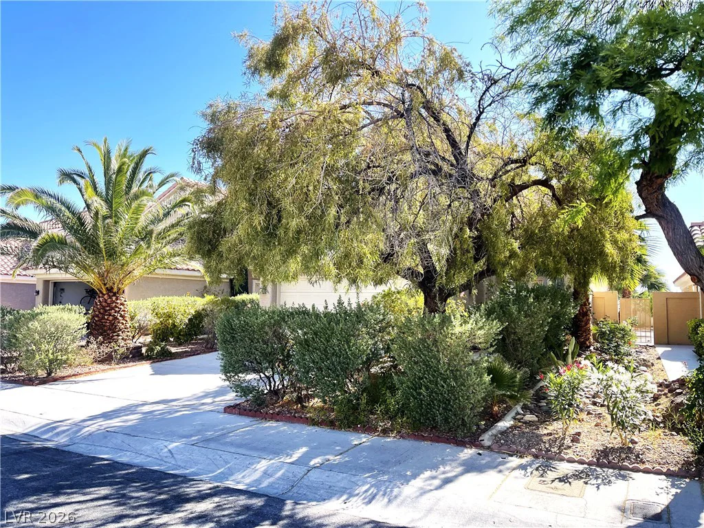 1420 Desert Hills, Las Vegas, NV 89117