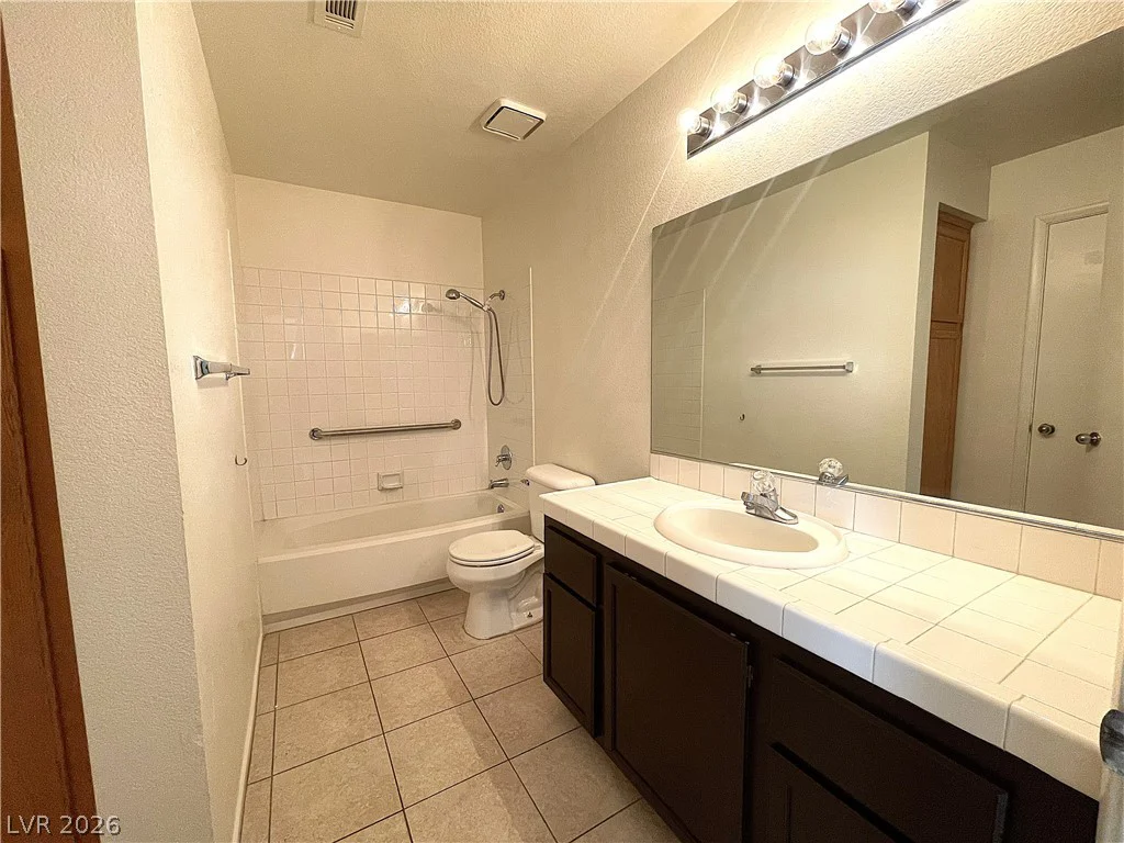 1420 Desert Hills, Las Vegas, NV 89117