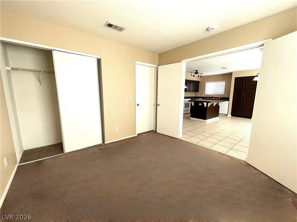 1420 Desert Hills, Las Vegas, NV 89117