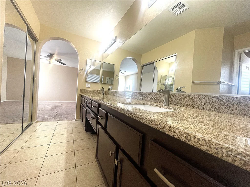 1420 Desert Hills, Las Vegas, NV 89117