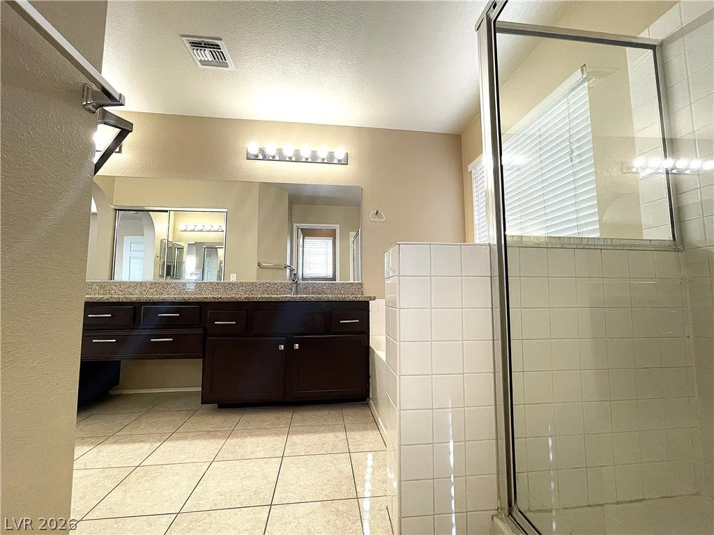 1420 Desert Hills, Las Vegas, NV 89117