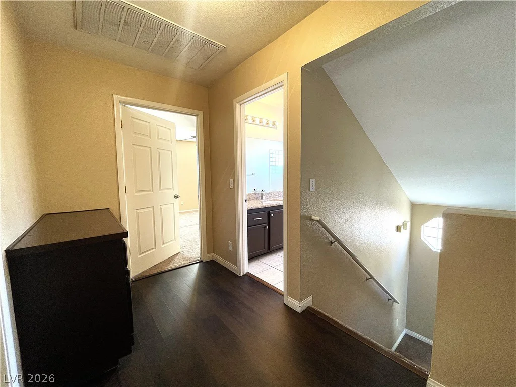 1420 Desert Hills, Las Vegas, NV 89117