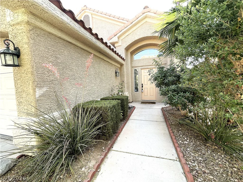1420 Desert Hills, Las Vegas, NV 89117