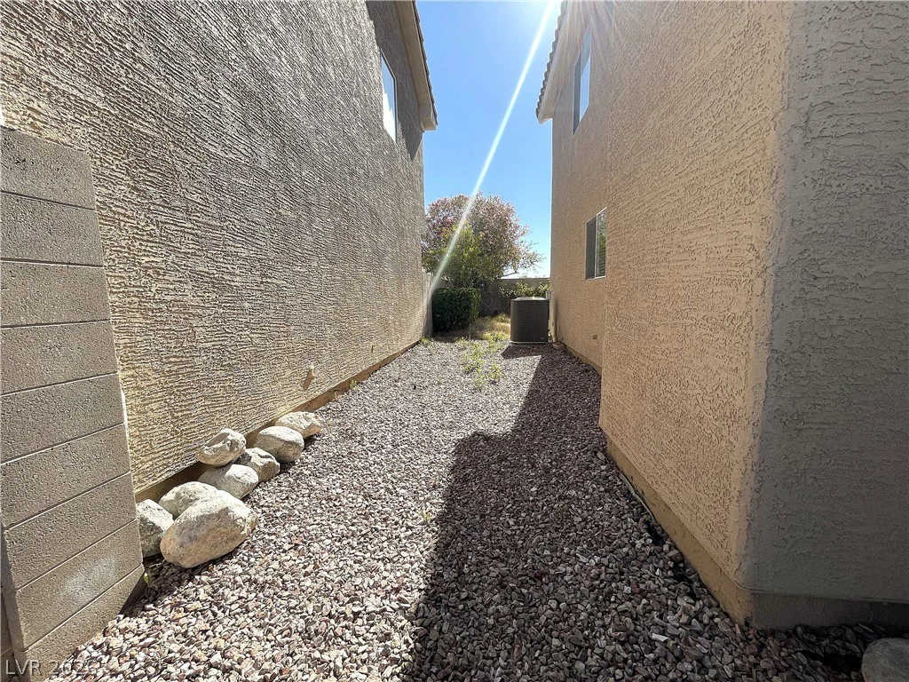 1420 Desert Hills, Las Vegas, NV 89117