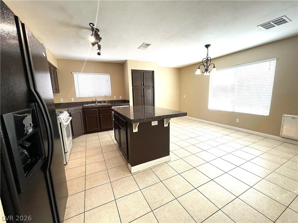 1420 Desert Hills, Las Vegas, NV 89117