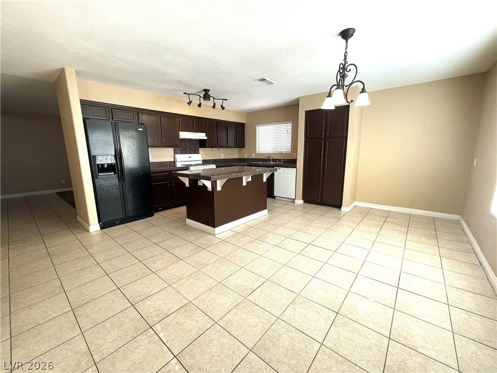 1420 Desert Hills, Las Vegas, NV 89117