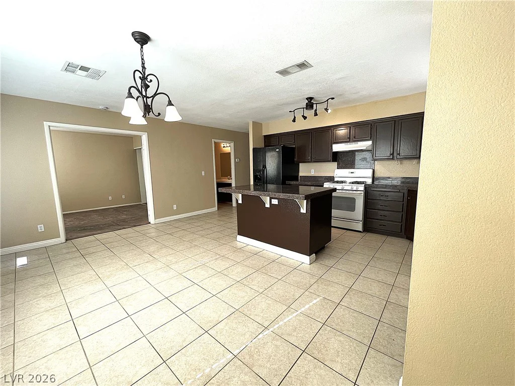 1420 Desert Hills, Las Vegas, NV 89117