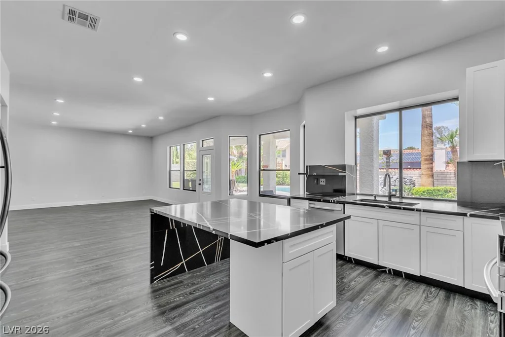 9504 Treasure Beach, Las Vegas, NV 89117