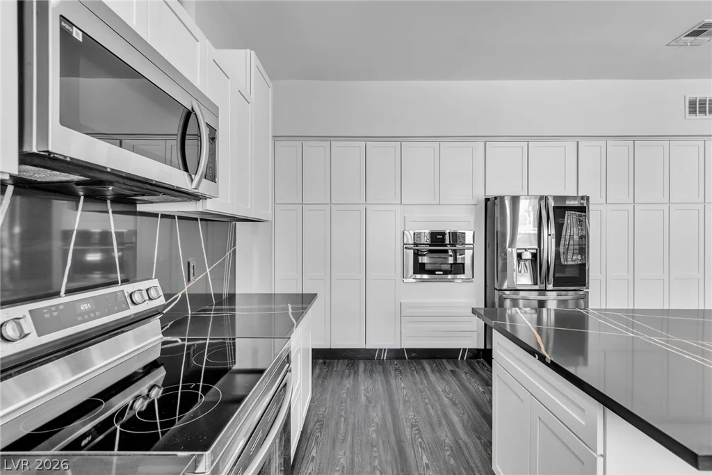 9504 Treasure Beach, Las Vegas, NV 89117