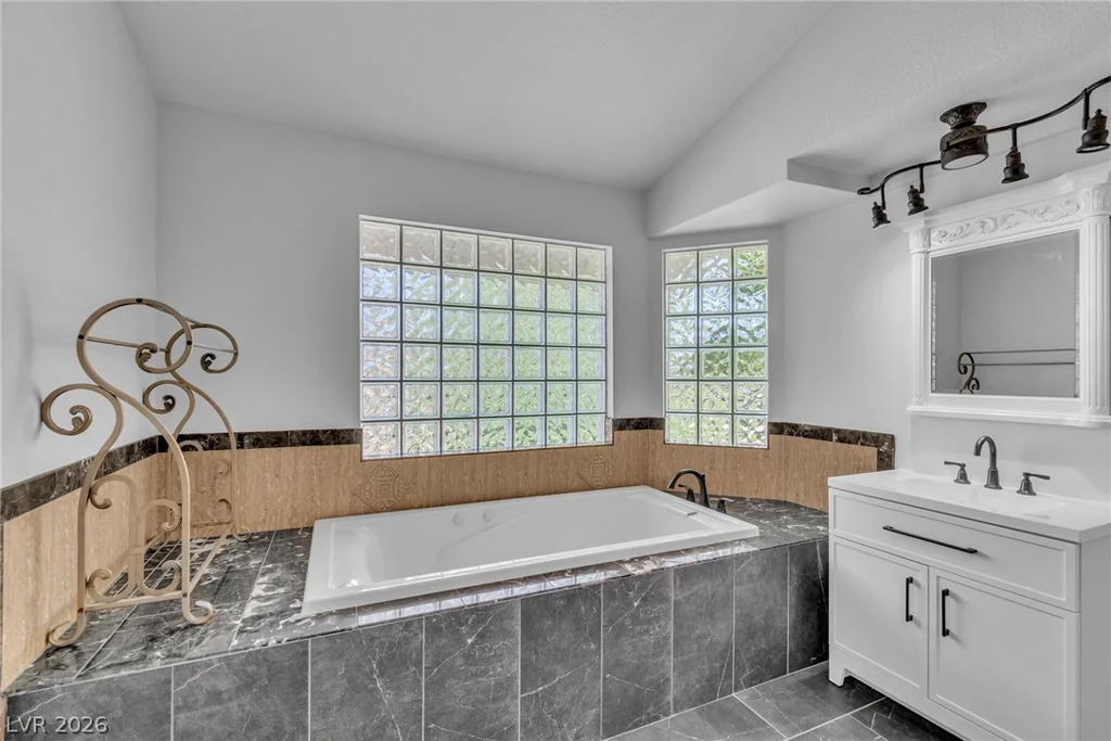 9504 Treasure Beach, Las Vegas, NV 89117