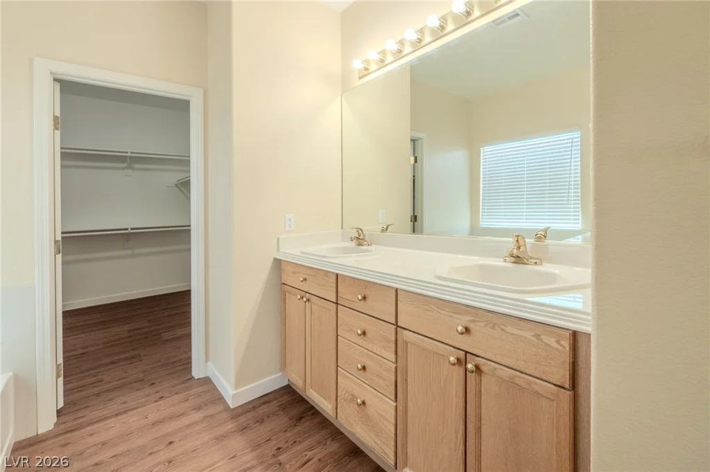 9803 Cornwall Crossing, Las Vegas, NV 89147