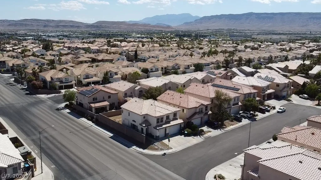 9803 Cornwall Crossing, Las Vegas, NV 89147