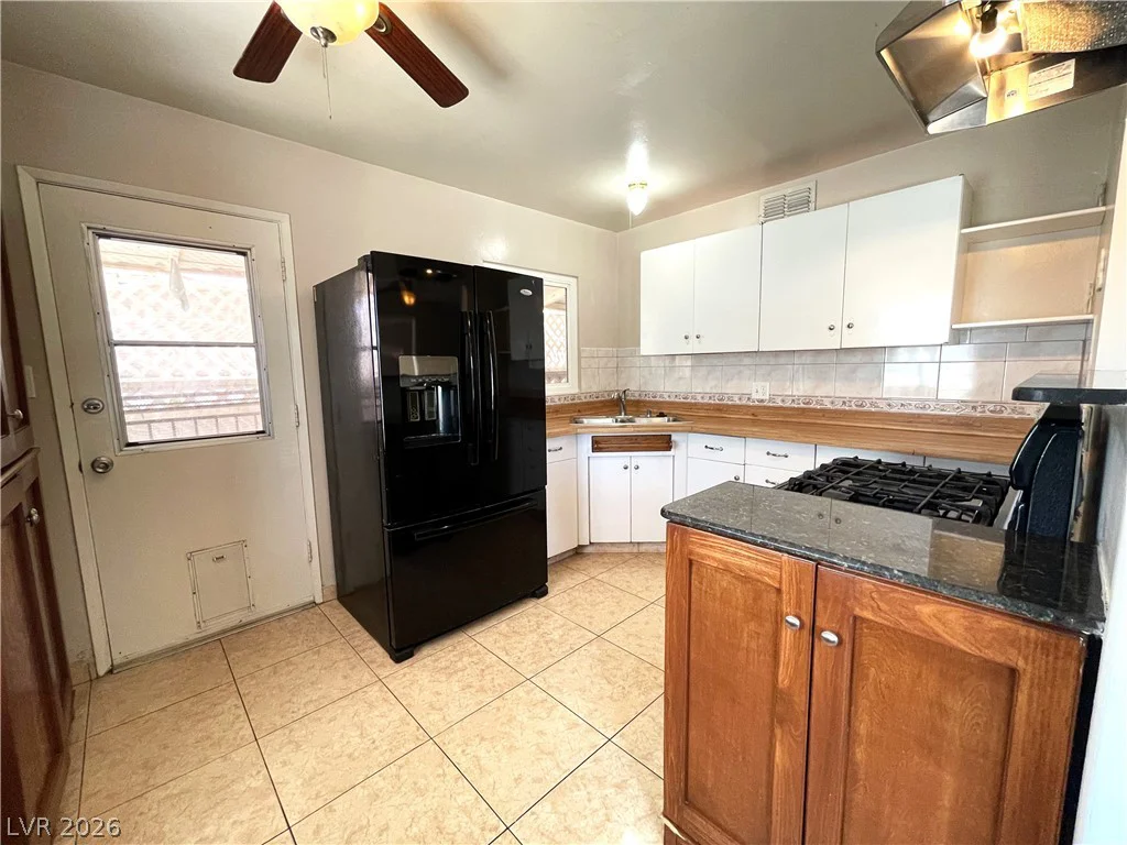 140 Elm, Henderson, NV 89015