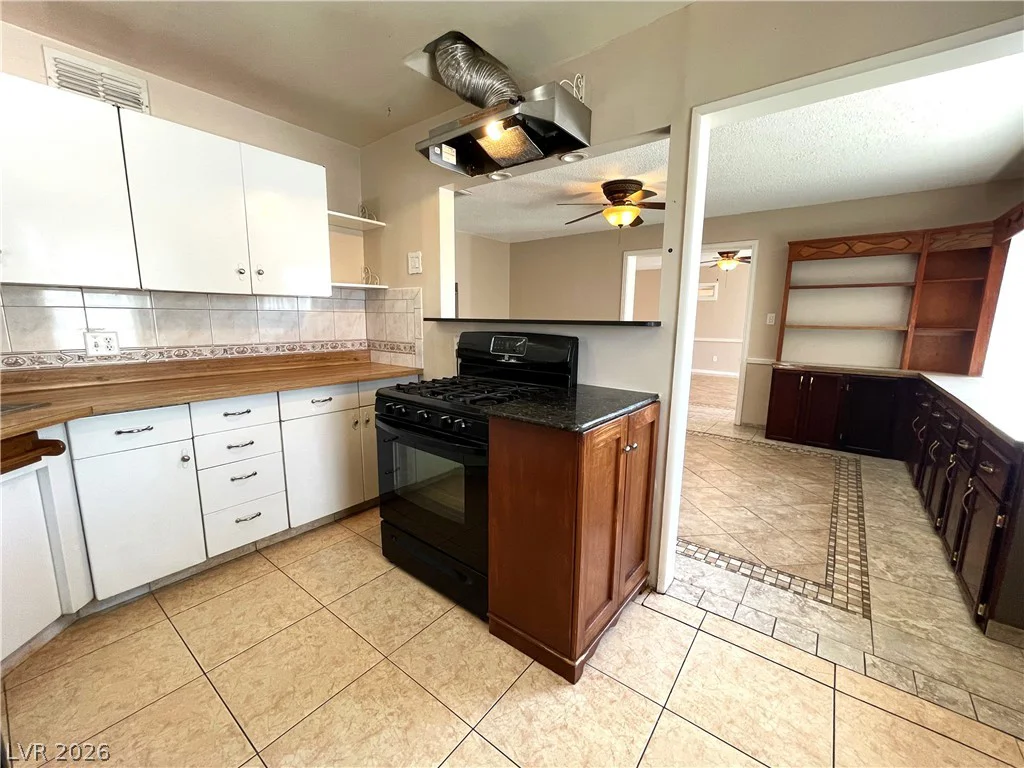 140 Elm, Henderson, NV 89015
