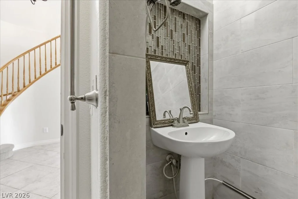 7025 Puetollano, North Las Vegas, NV 89084