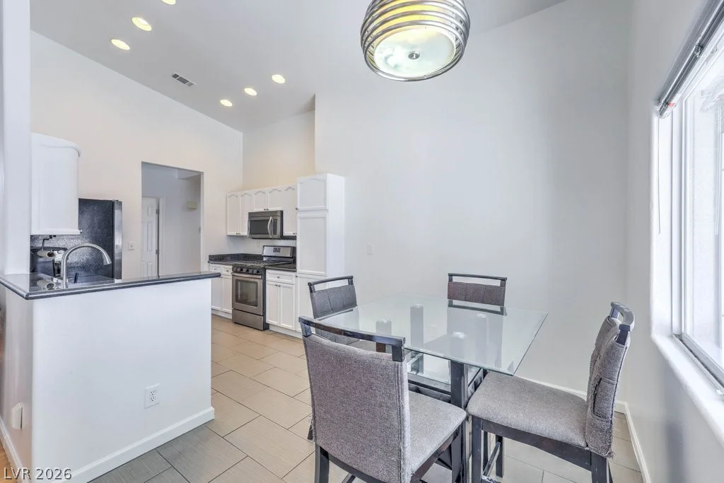 3325 Moon River, Las Vegas, NV 89129