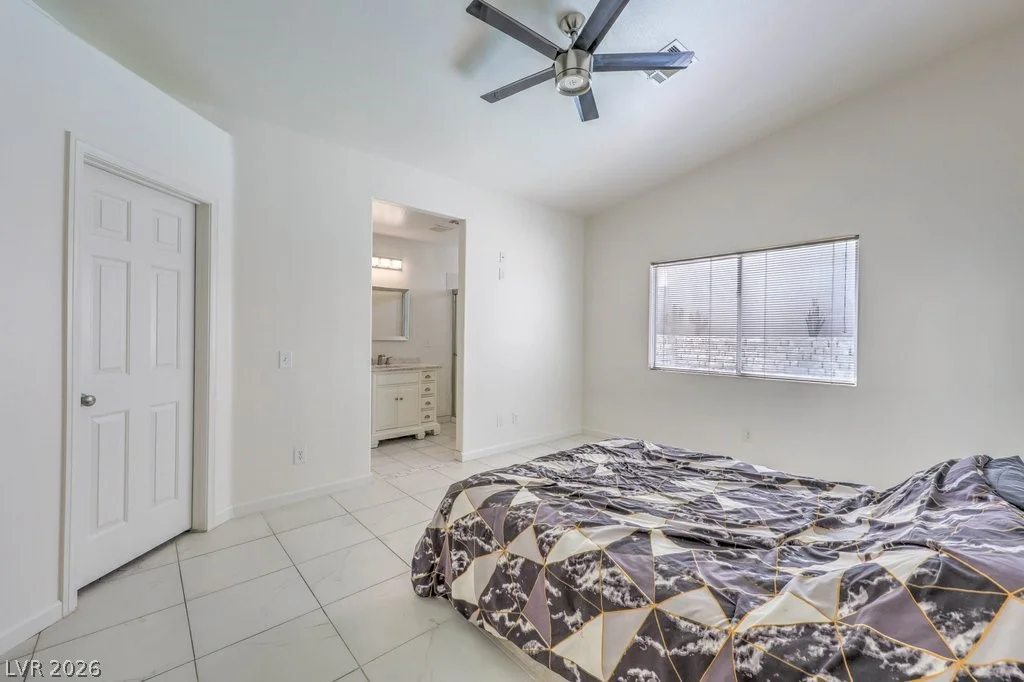 3325 Moon River, Las Vegas, NV 89129