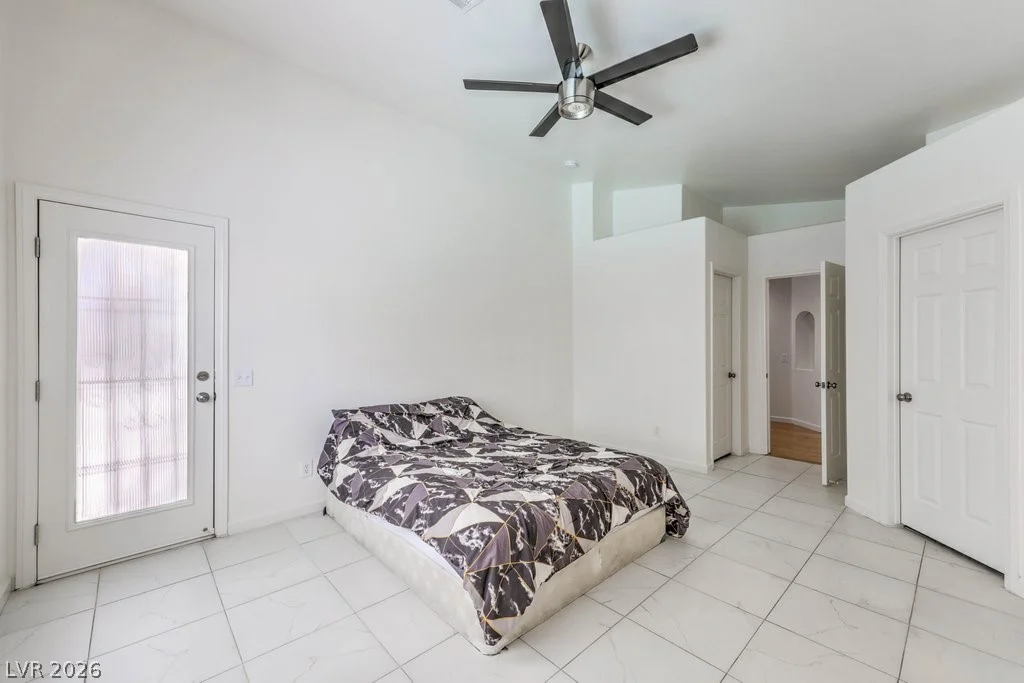 3325 Moon River, Las Vegas, NV 89129