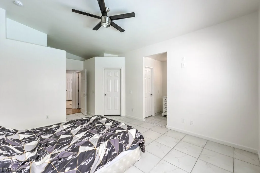 3325 Moon River, Las Vegas, NV 89129