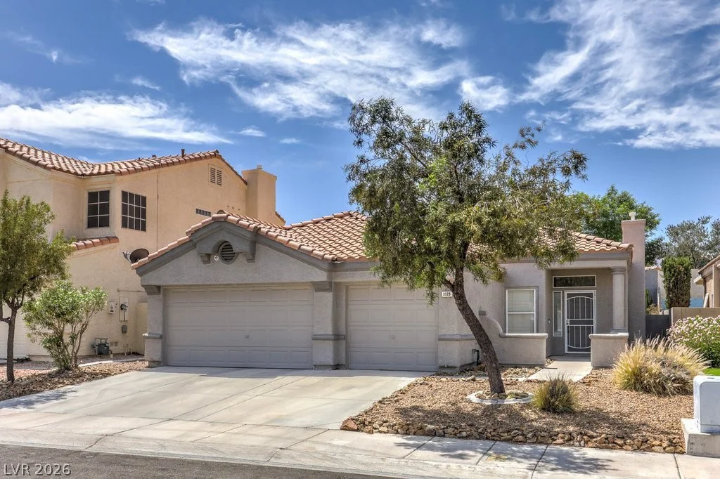 3325 Moon River, Las Vegas, NV 89129