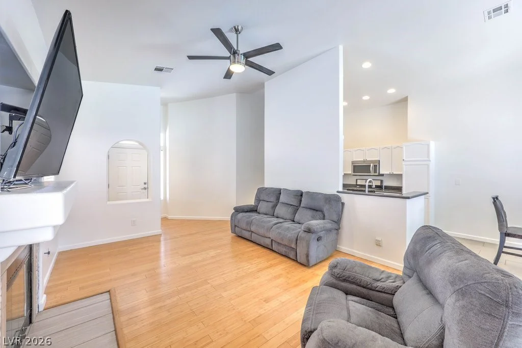 3325 Moon River, Las Vegas, NV 89129