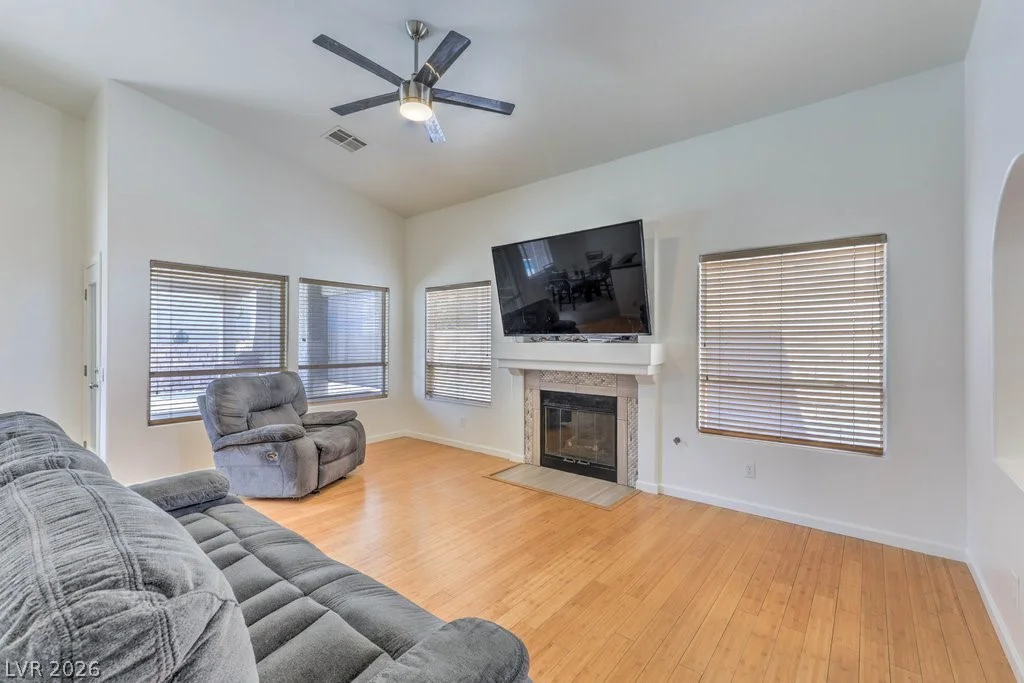 3325 Moon River, Las Vegas, NV 89129
