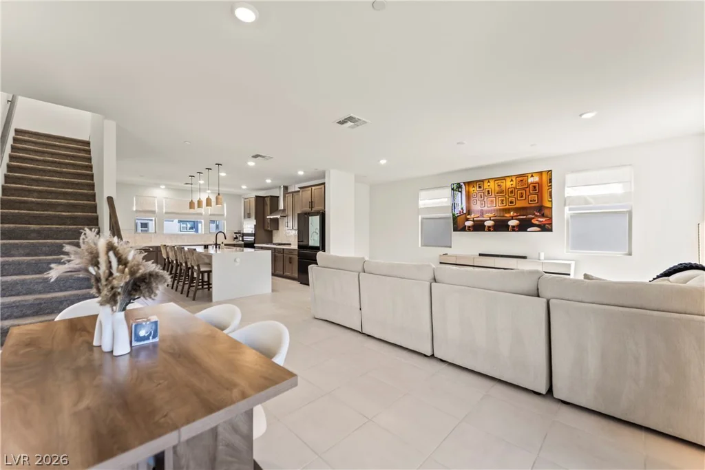 1537 Little Penguin, Las Vegas, NV 89138
