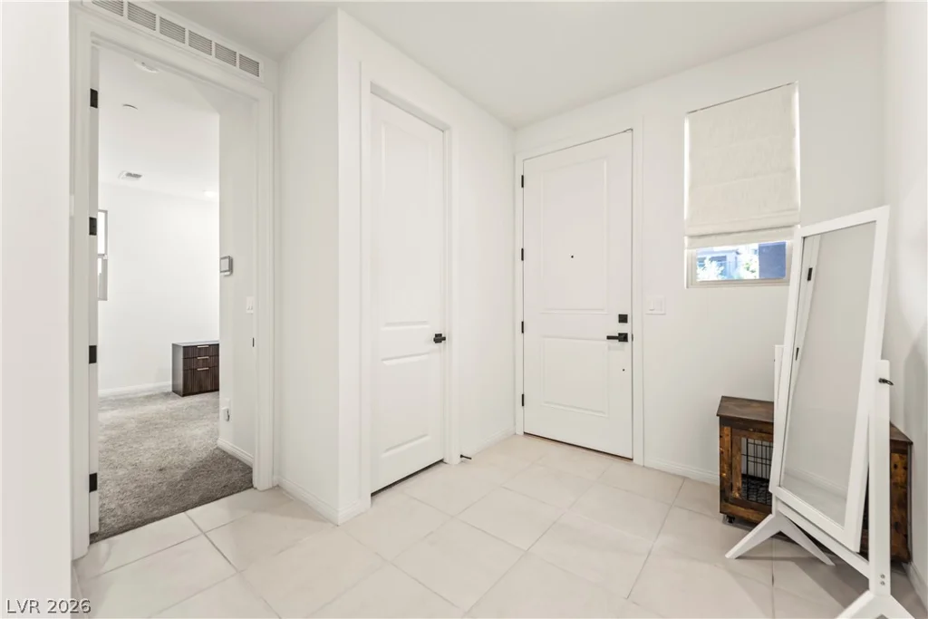 1537 Little Penguin, Las Vegas, NV 89138