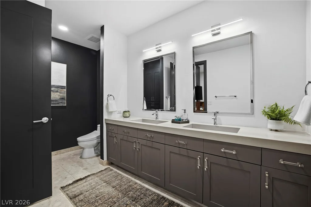4575 Dean Martin, Las Vegas, NV 89103