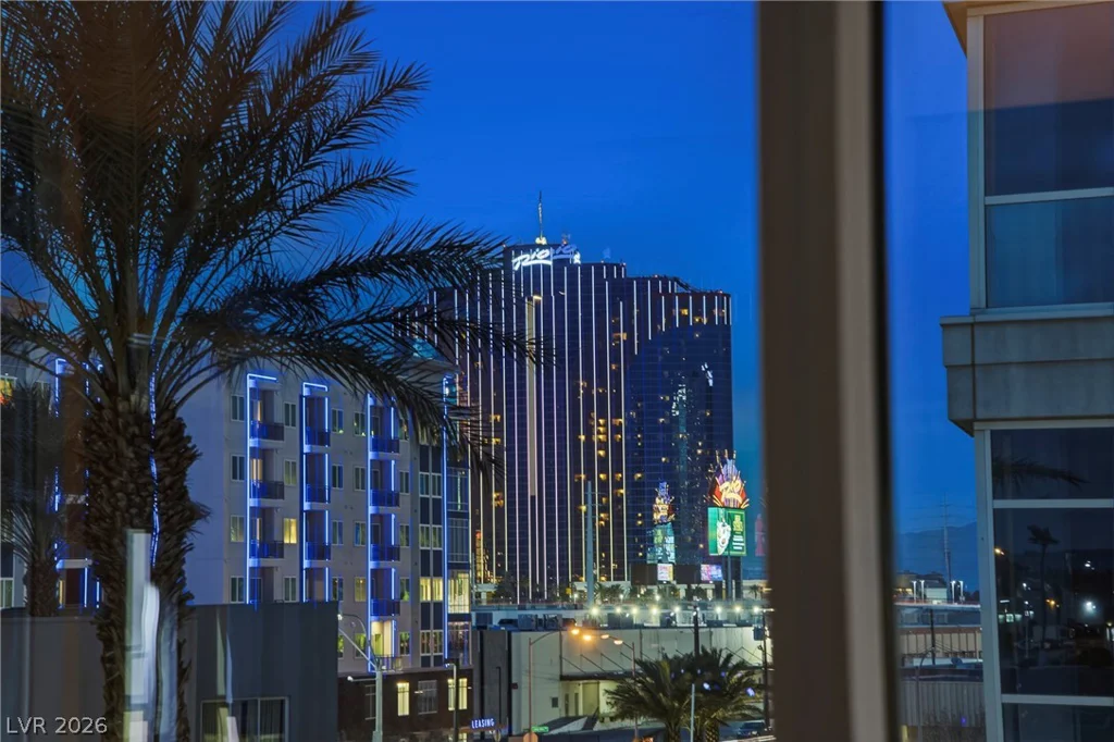 4575 Dean Martin, Las Vegas, NV 89103