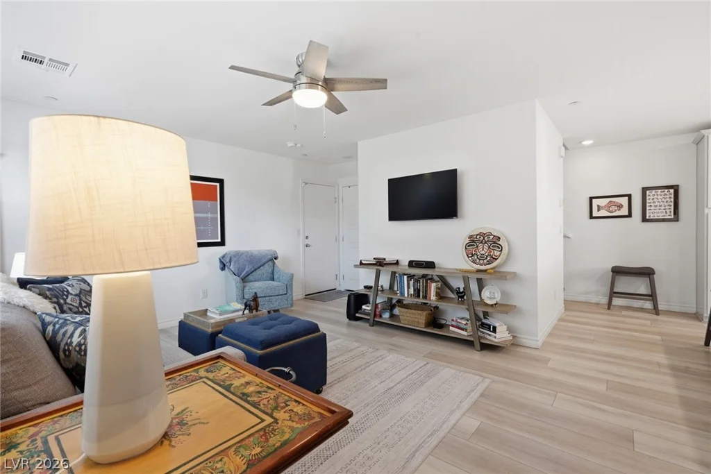 6138 Foxes Dale, Las Vegas, NV 89166