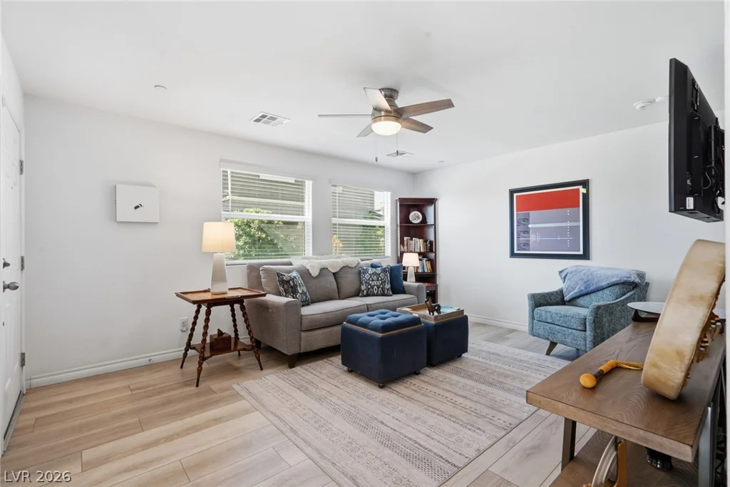 6138 Foxes Dale, Las Vegas, NV 89166