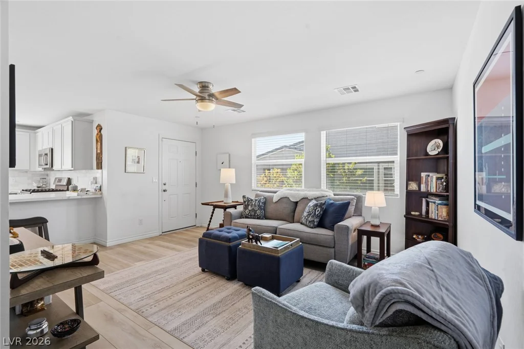 6138 Foxes Dale, Las Vegas, NV 89166