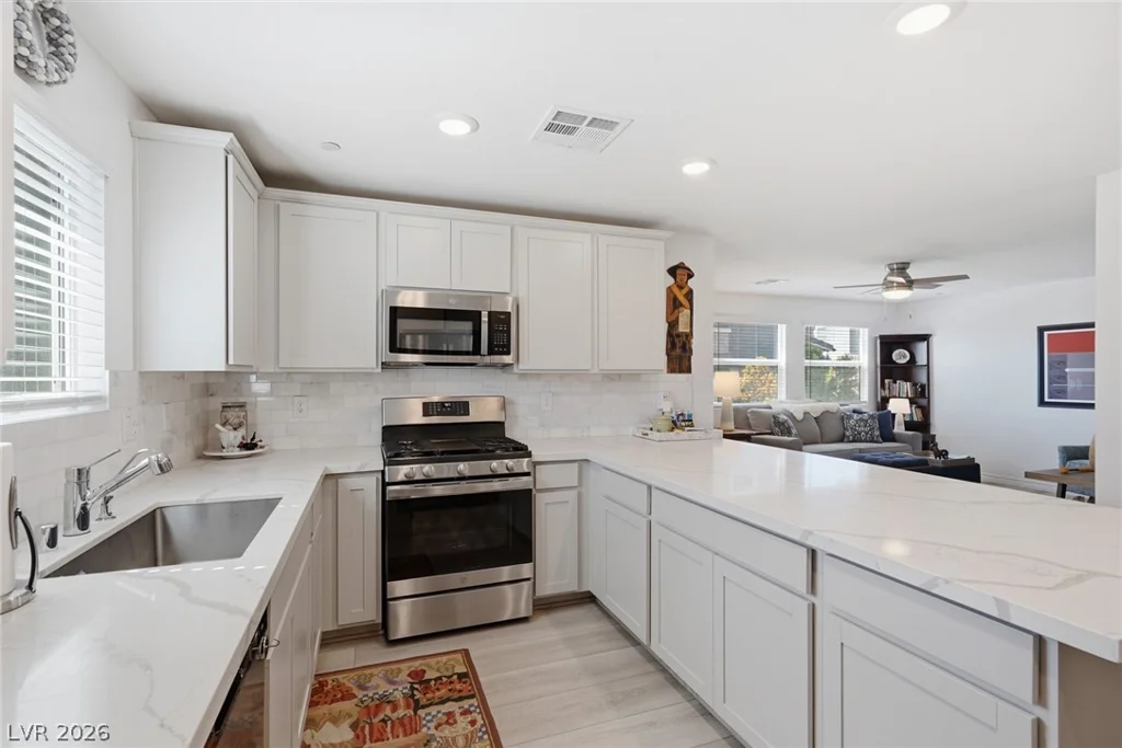 6138 Foxes Dale, Las Vegas, NV 89166