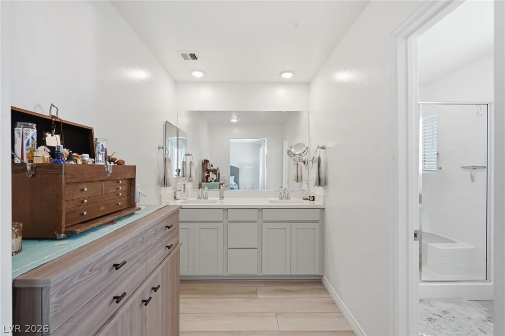 6138 Foxes Dale, Las Vegas, NV 89166
