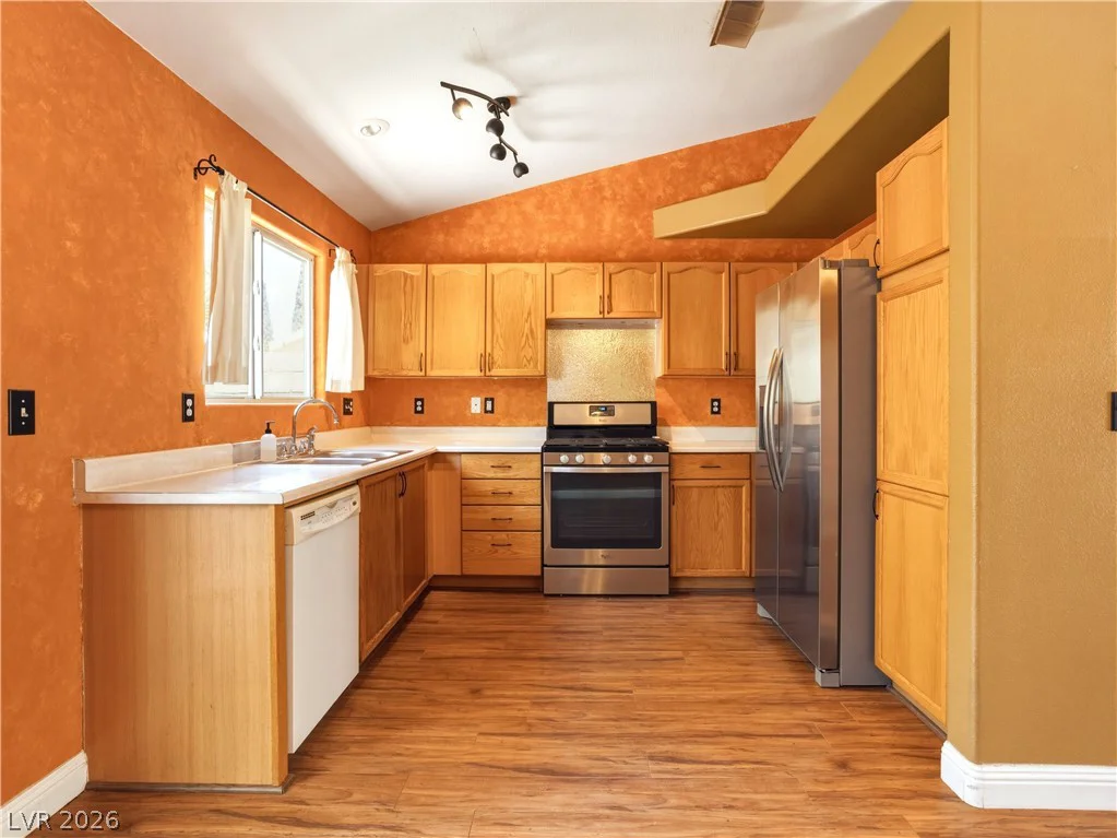 7736 White Grass, Las Vegas, NV 89131
