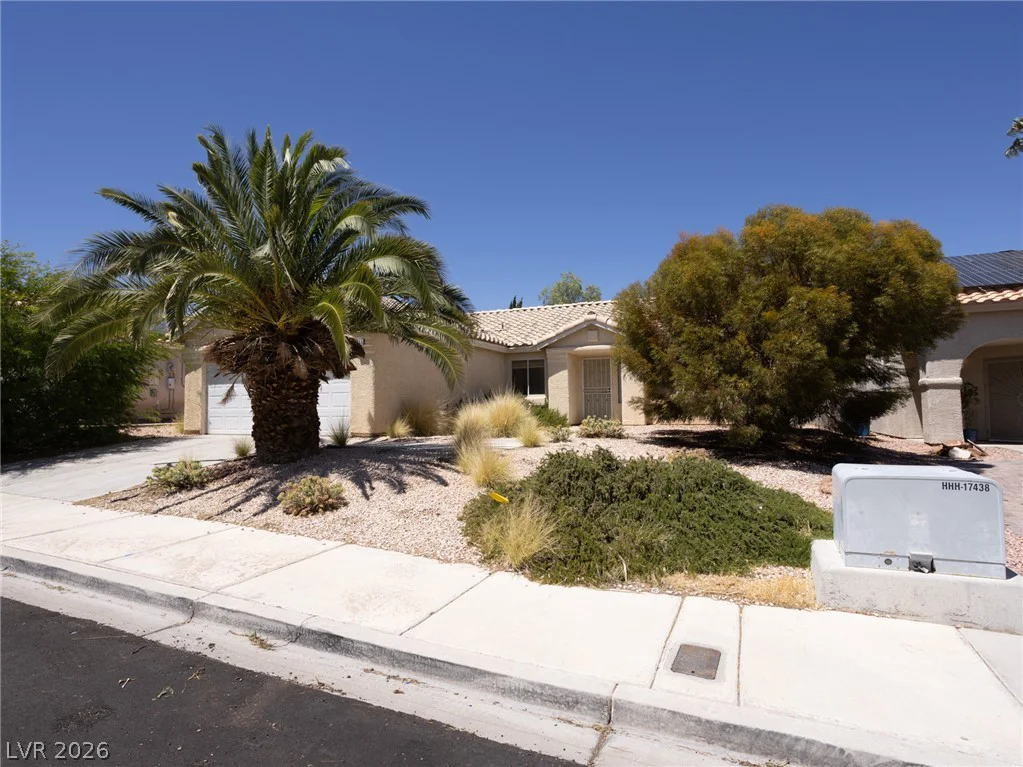 7736 White Grass, Las Vegas, NV 89131