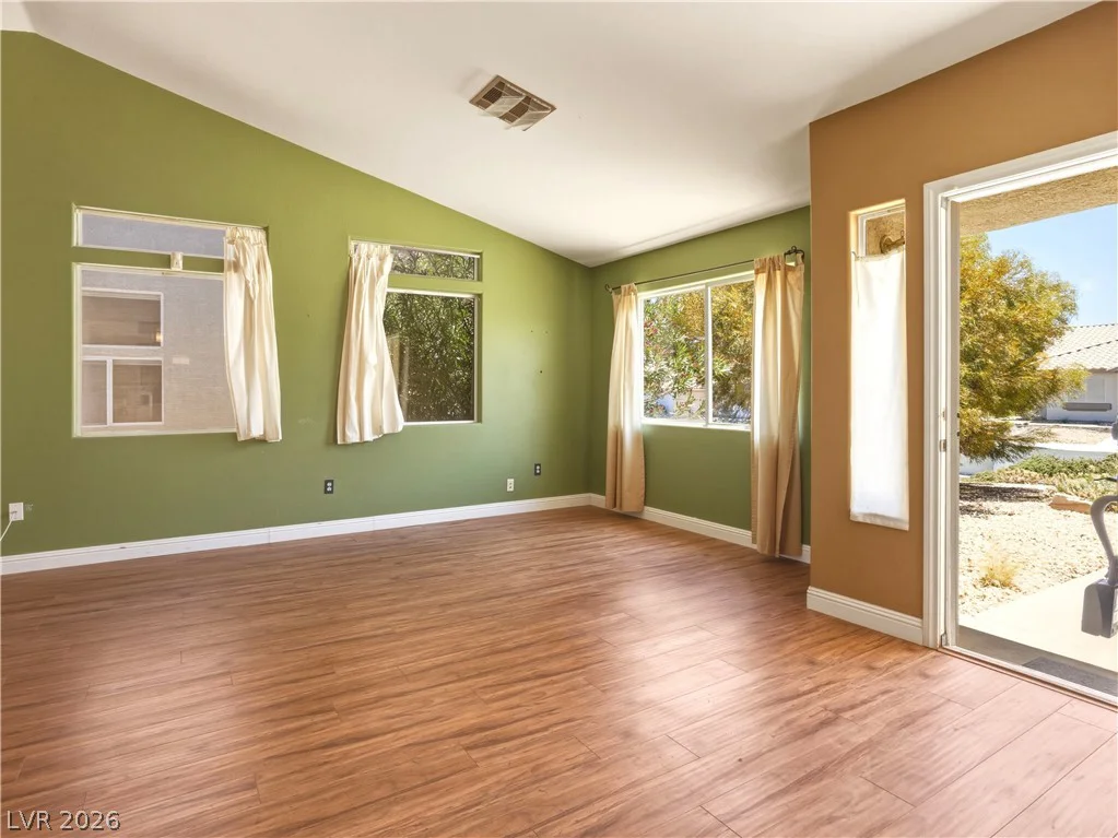 7736 White Grass, Las Vegas, NV 89131